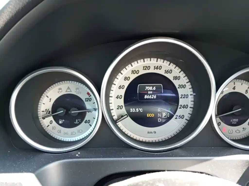 Mercedes-Benz E-Class — миниатюра 12