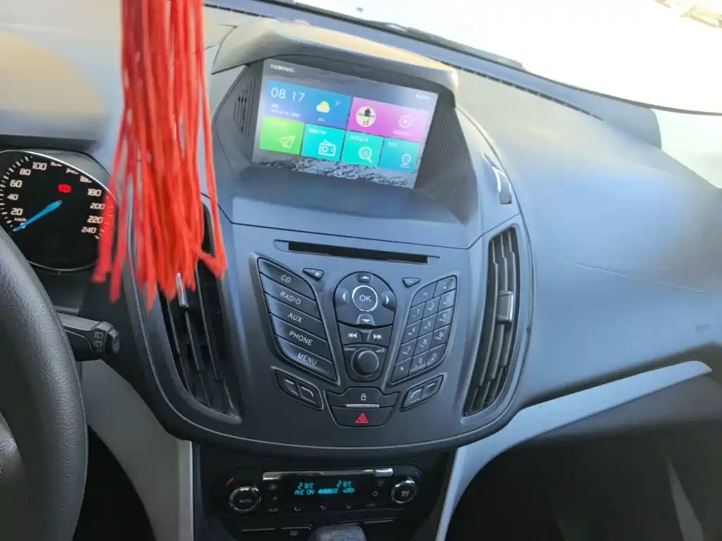 Ford Kuga — миниатюра 13