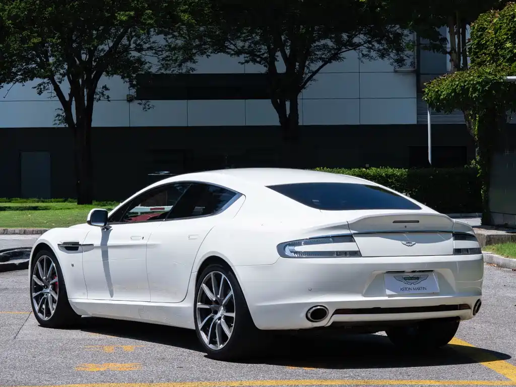 Aston Martin Rapide — миниатюра 4