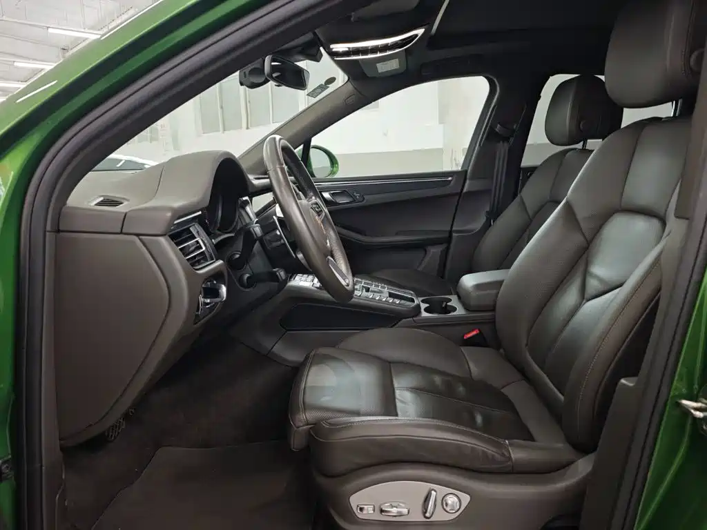 Porsche Macan — миниатюра 12
