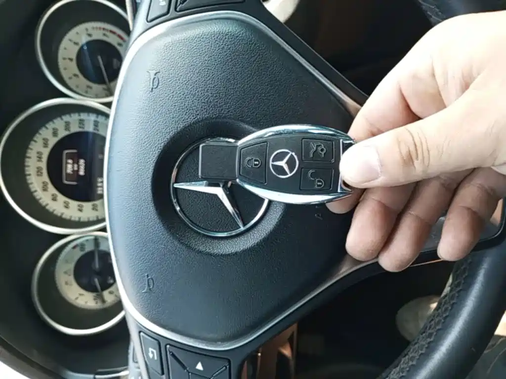 Mercedes-Benz E-Class — миниатюра 9