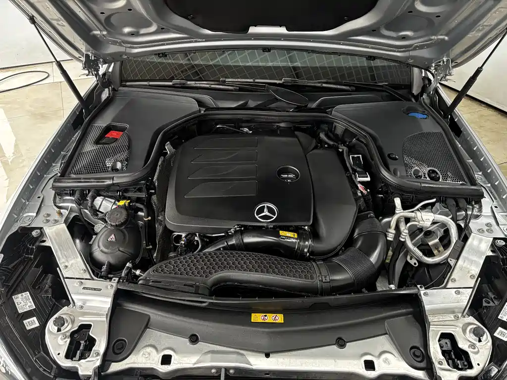 Mercedes-Benz E-Class — миниатюра 30