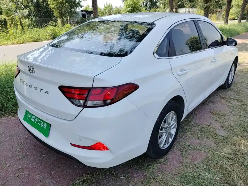 Hyundai Elantra — миниатюра 7