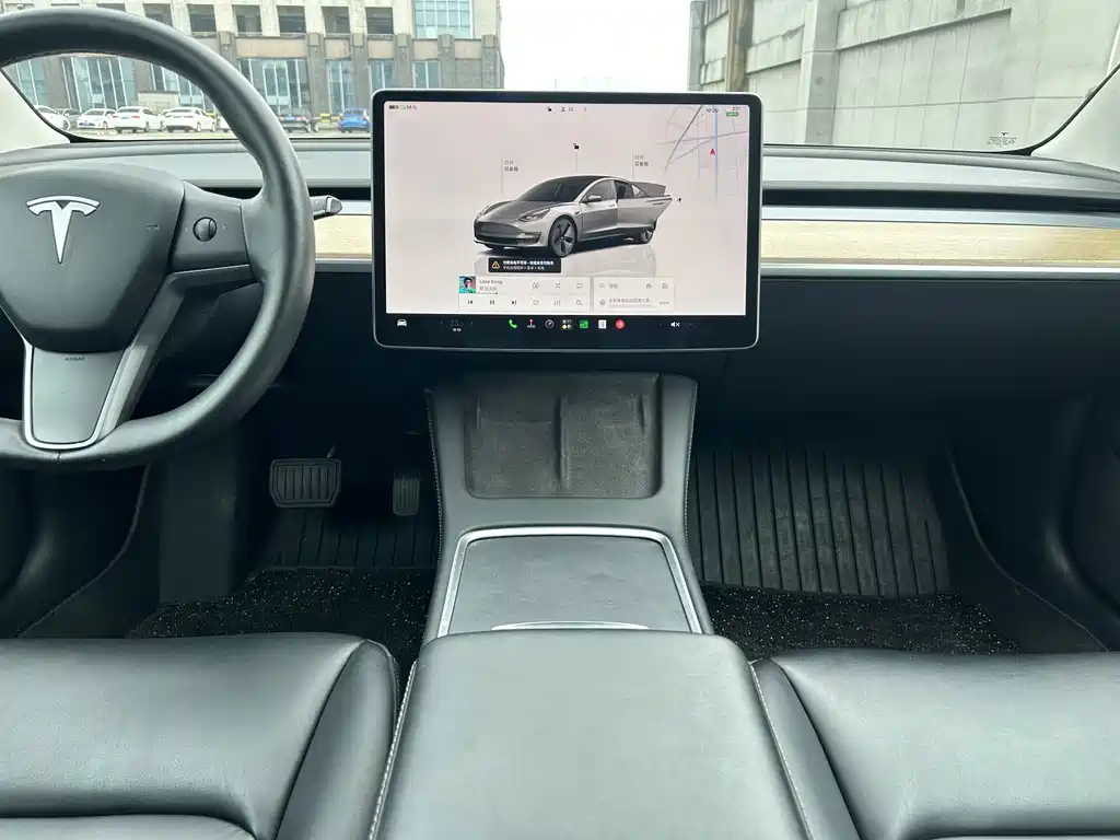 Tesla Model 3 — миниатюра 11