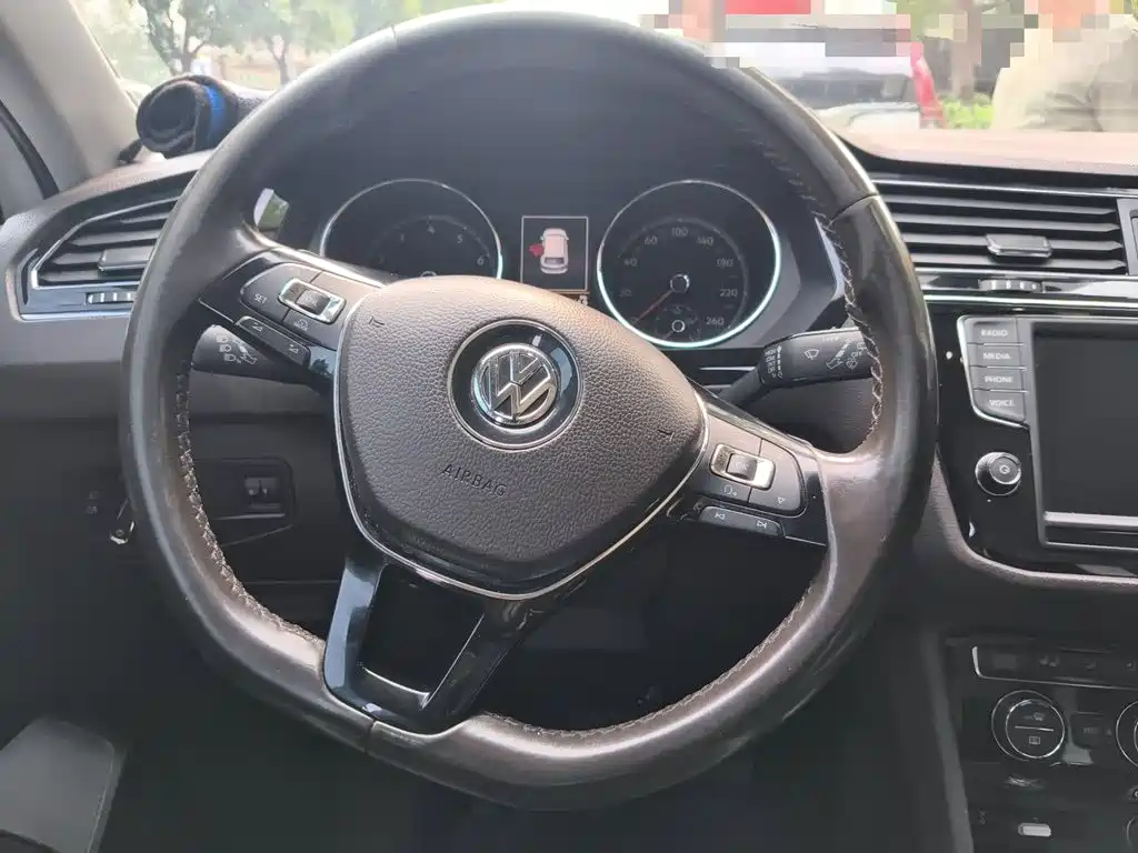 Volkswagen Tiguan L — миниатюра 7