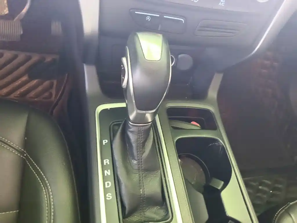 Ford Kuga — миниатюра 21