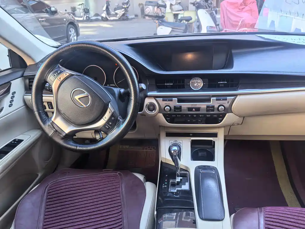Lexus ES — миниатюра 10