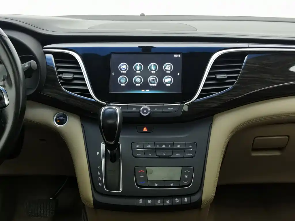 Buick GL8 — миниатюра 12