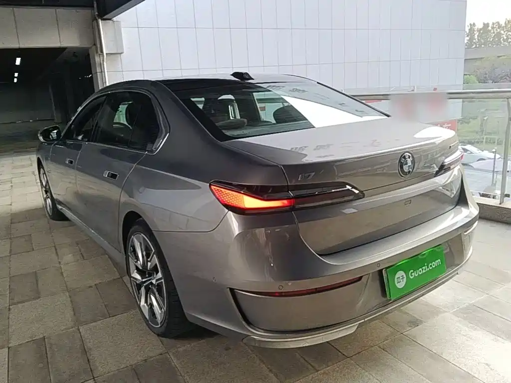 BMW i7 — миниатюра 5