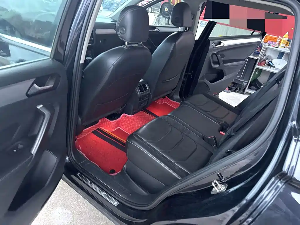 Volkswagen Tiguan L — миниатюра 9