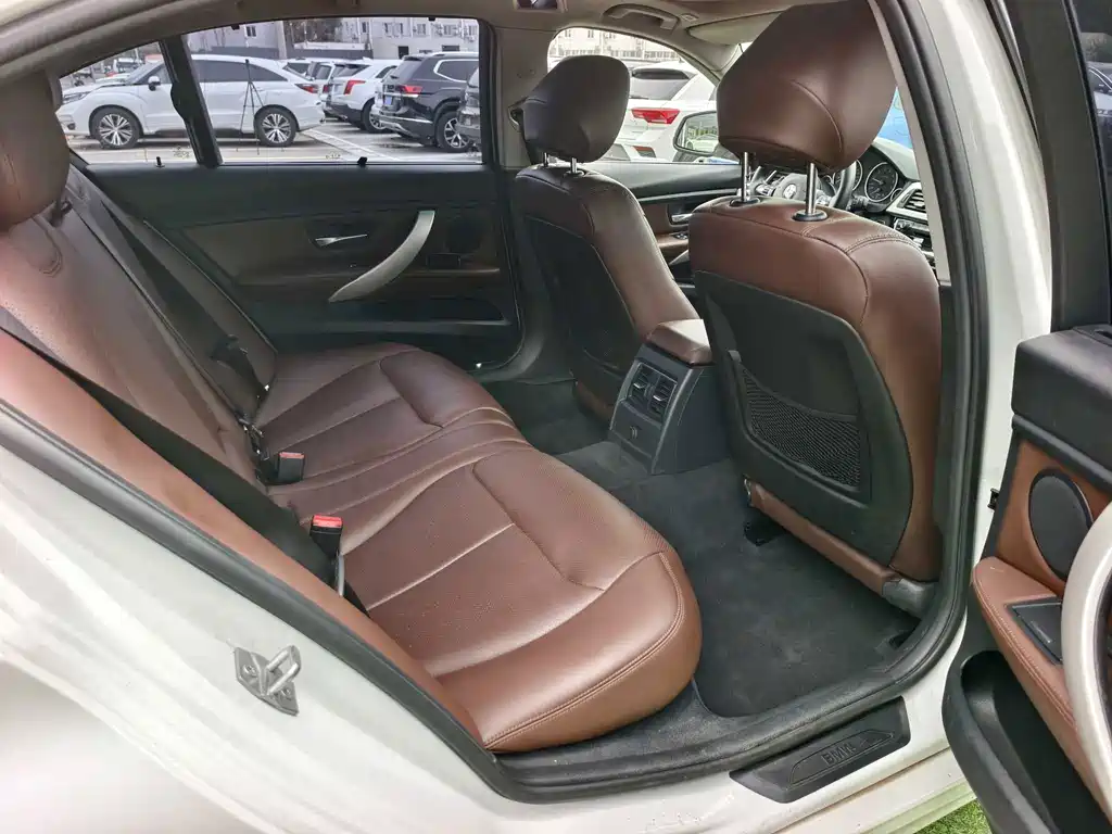 BMW 3 Series — миниатюра 11