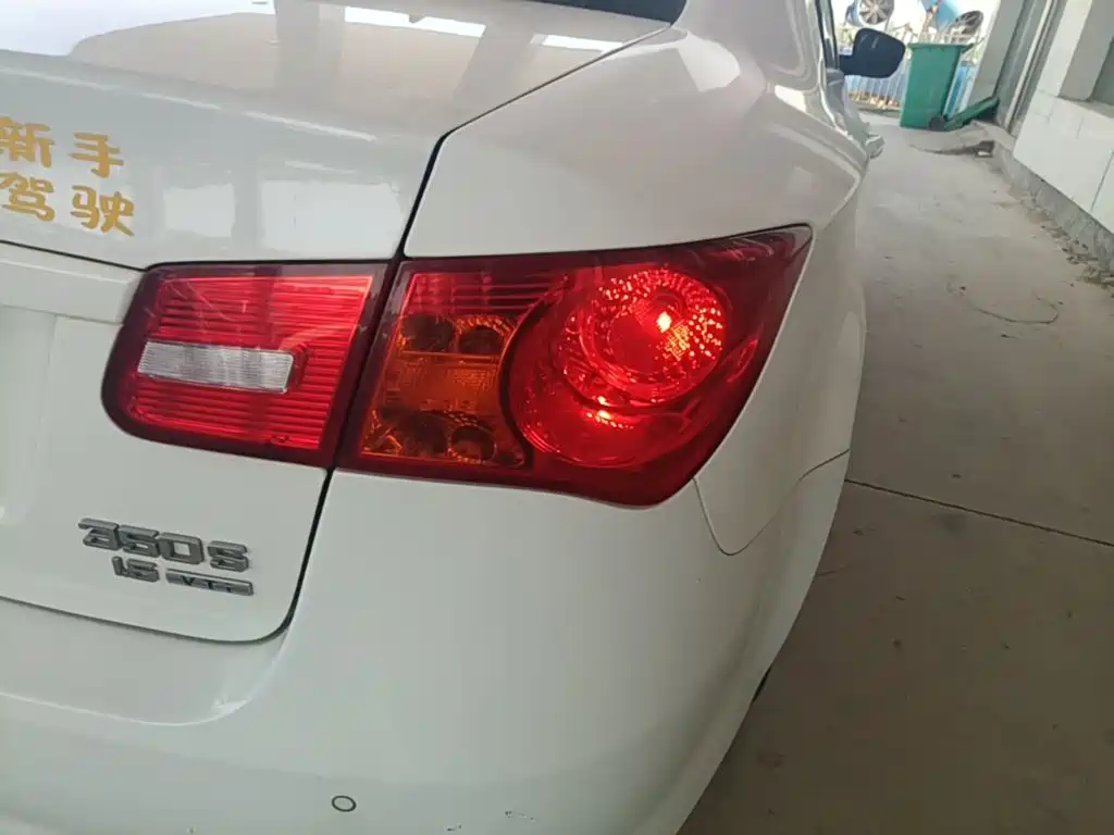 Roewe 350 — миниатюра 8