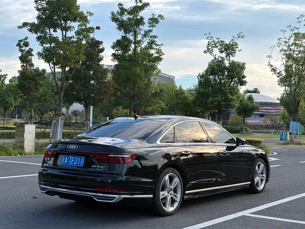 Audi A8 — миниатюра 4