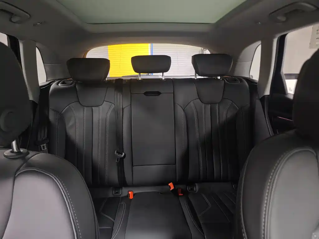Audi Q5L — миниатюра 5