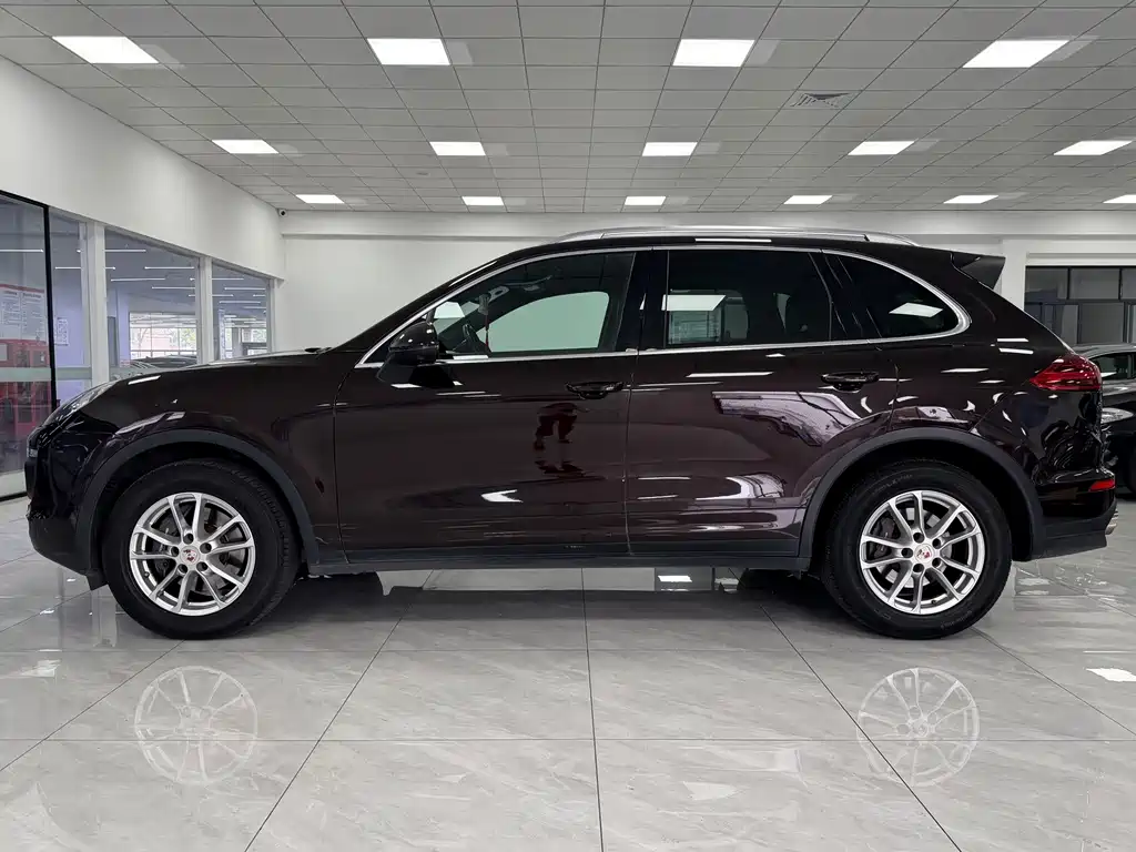 Porsche Cayenne — миниатюра 4