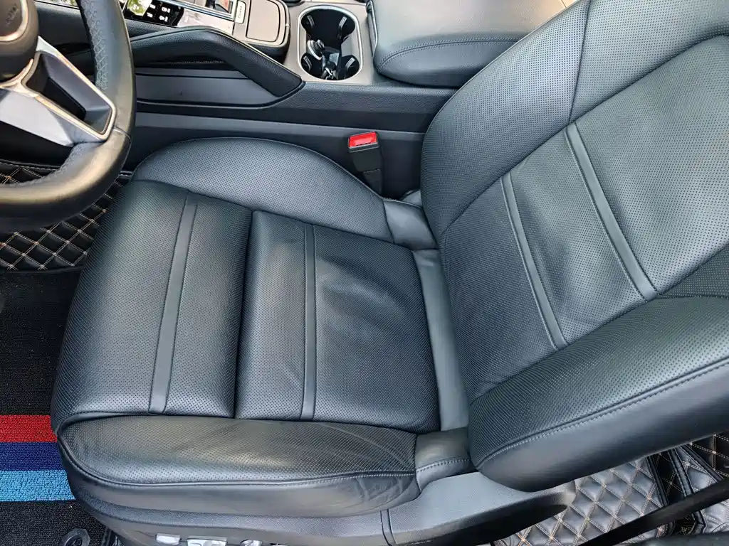 Porsche Cayenne — миниатюра 16