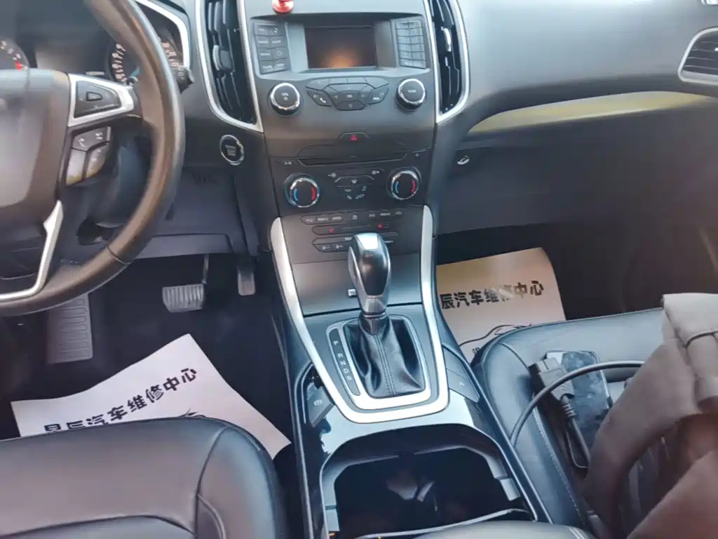 Ford Edge — миниатюра 14