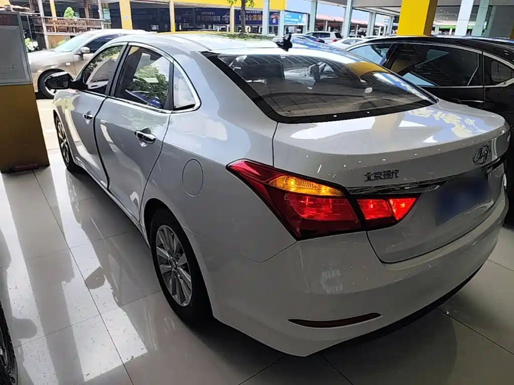 Hyundai Mistra — миниатюра 5