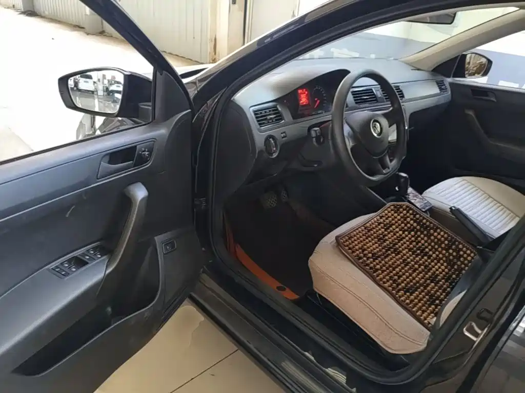 Volkswagen Santana — миниатюра 16