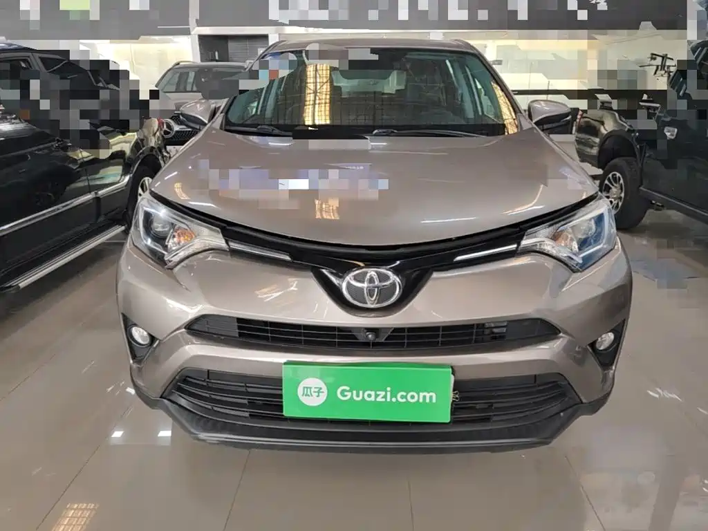 Toyota RAV4 — миниатюра 3