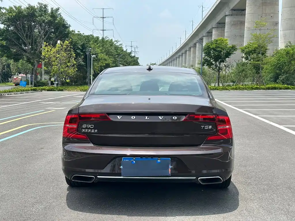 Volvo S90 — миниатюра 5