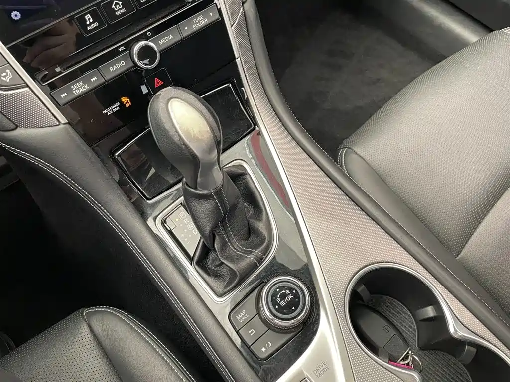 Infiniti Q50L 2016 2.0T Enjoy