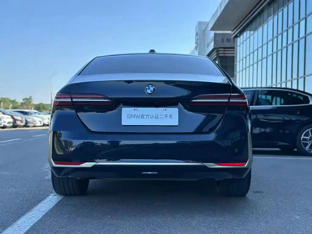 BMW 5 Series — миниатюра 16