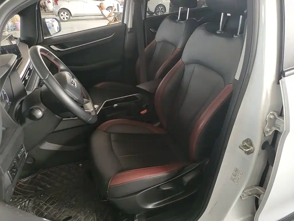 Geely Vision X3 — миниатюра 15
