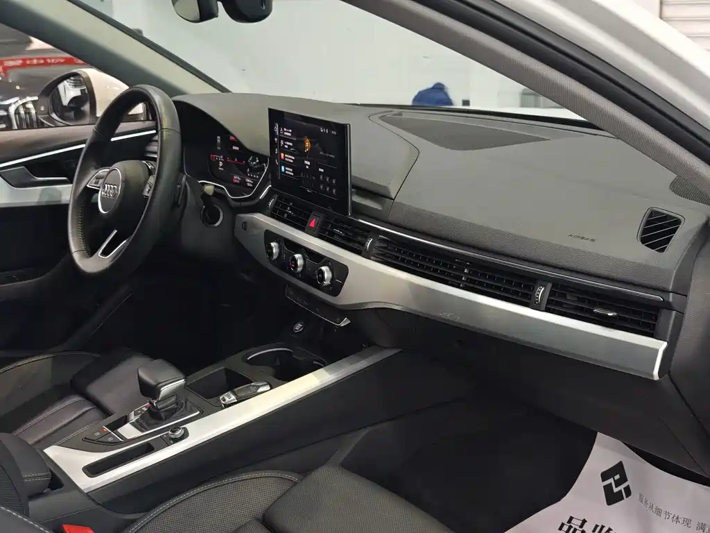 Audi A4L — миниатюра 12