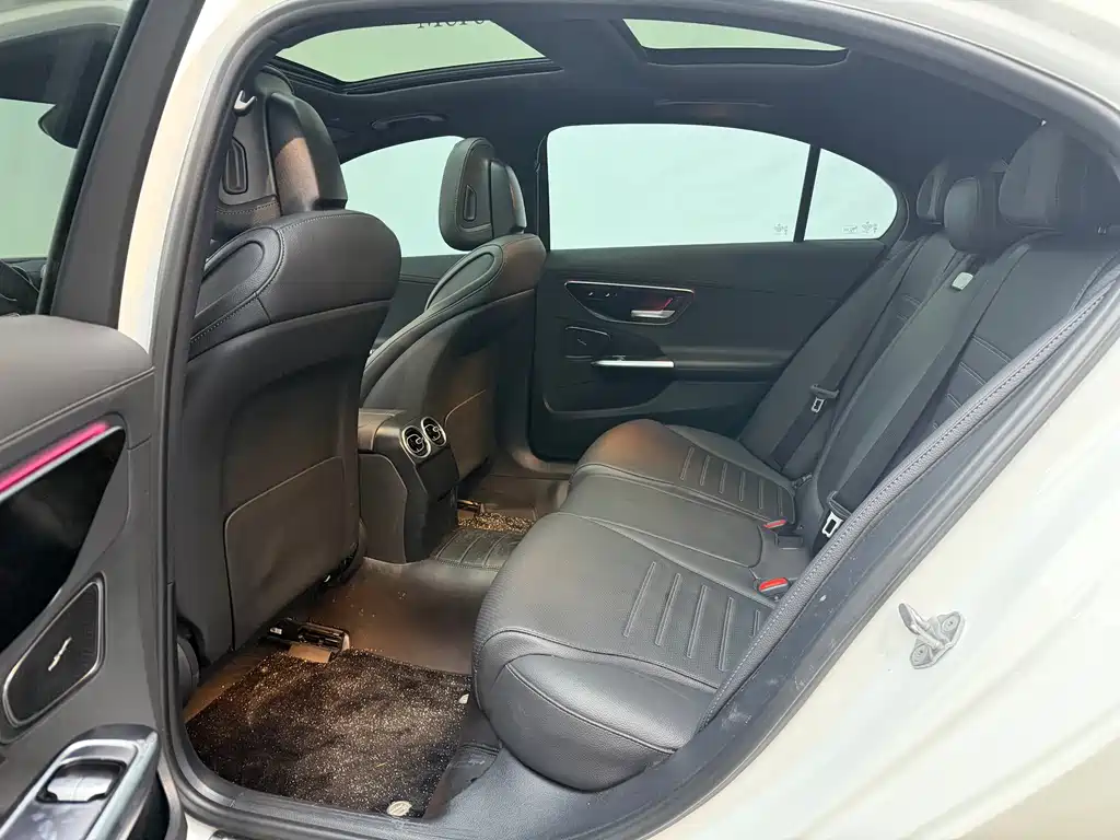 Mercedes-Benz C-Class — миниатюра 10