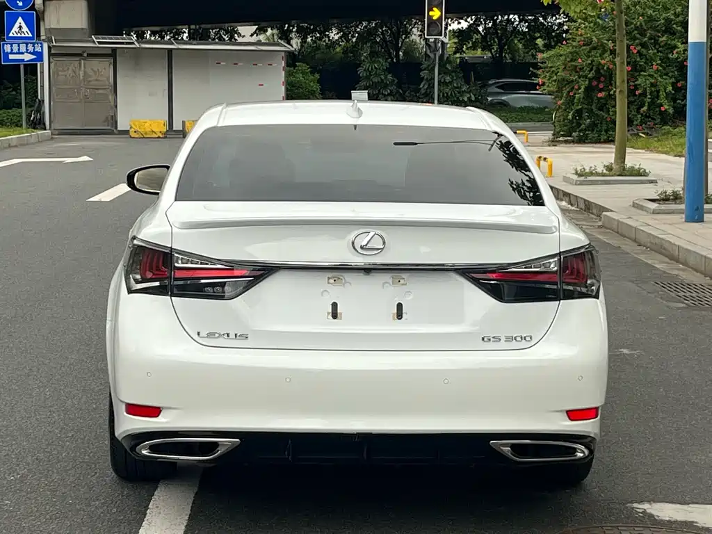Lexus GS — миниатюра 6