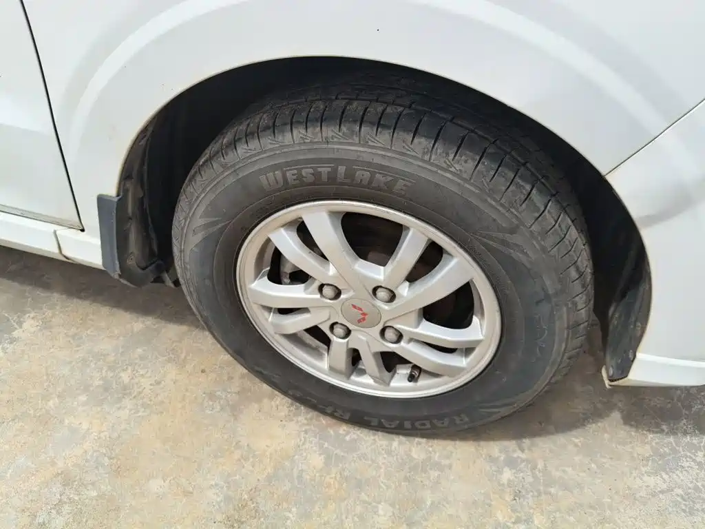 Wuling Hongguang — миниатюра 24