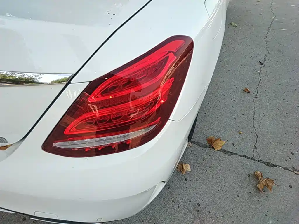 Mercedes-Benz C-Class — миниатюра 8