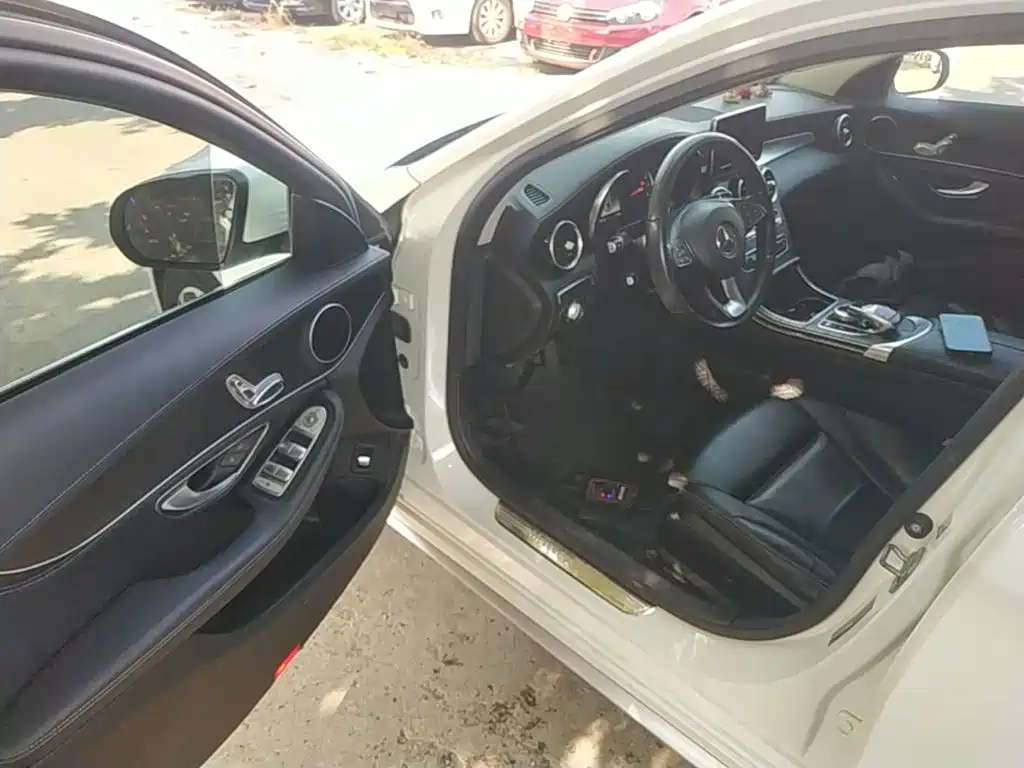 Mercedes-Benz C-Class — миниатюра 16