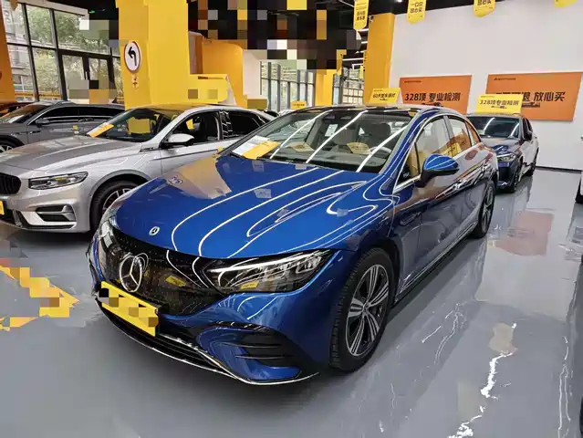 MERCEDES-BENZ EQE 2023