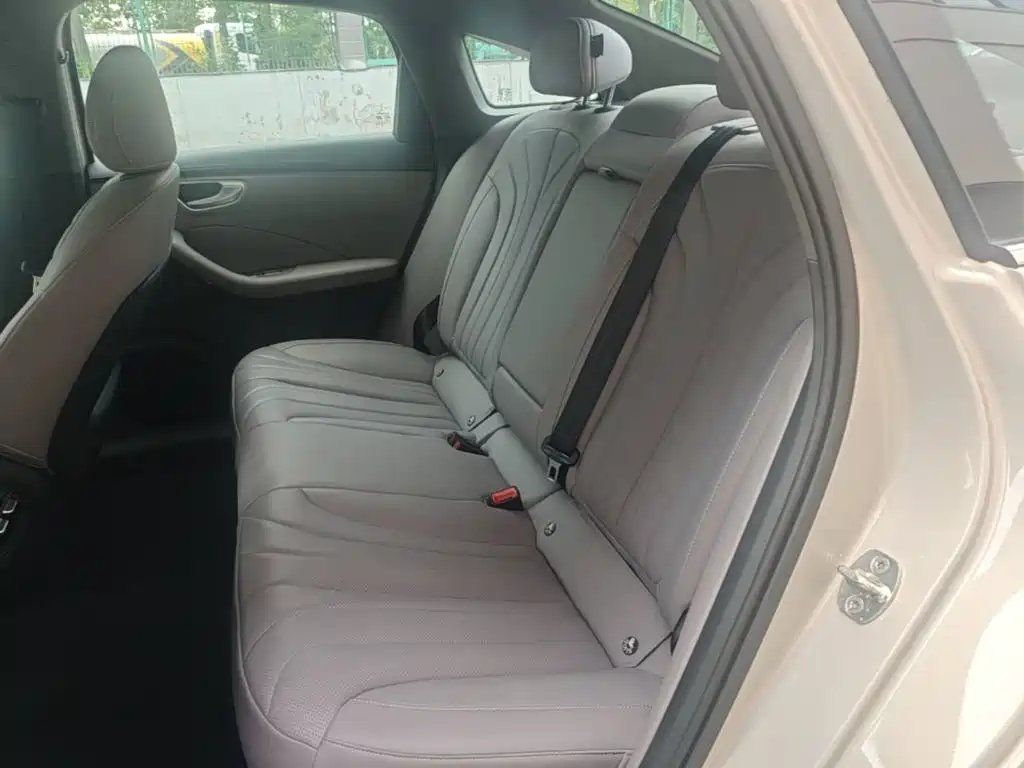 Roewe M7 DMH — миниатюра 17