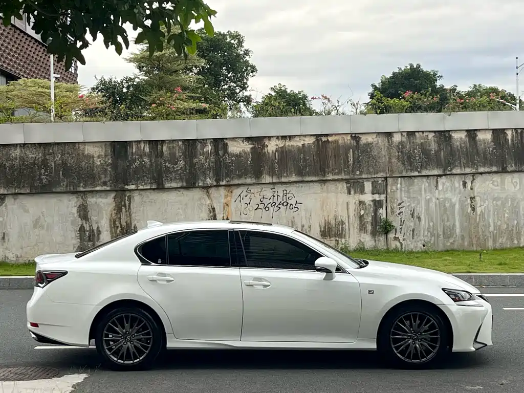 Lexus GS — миниатюра 8