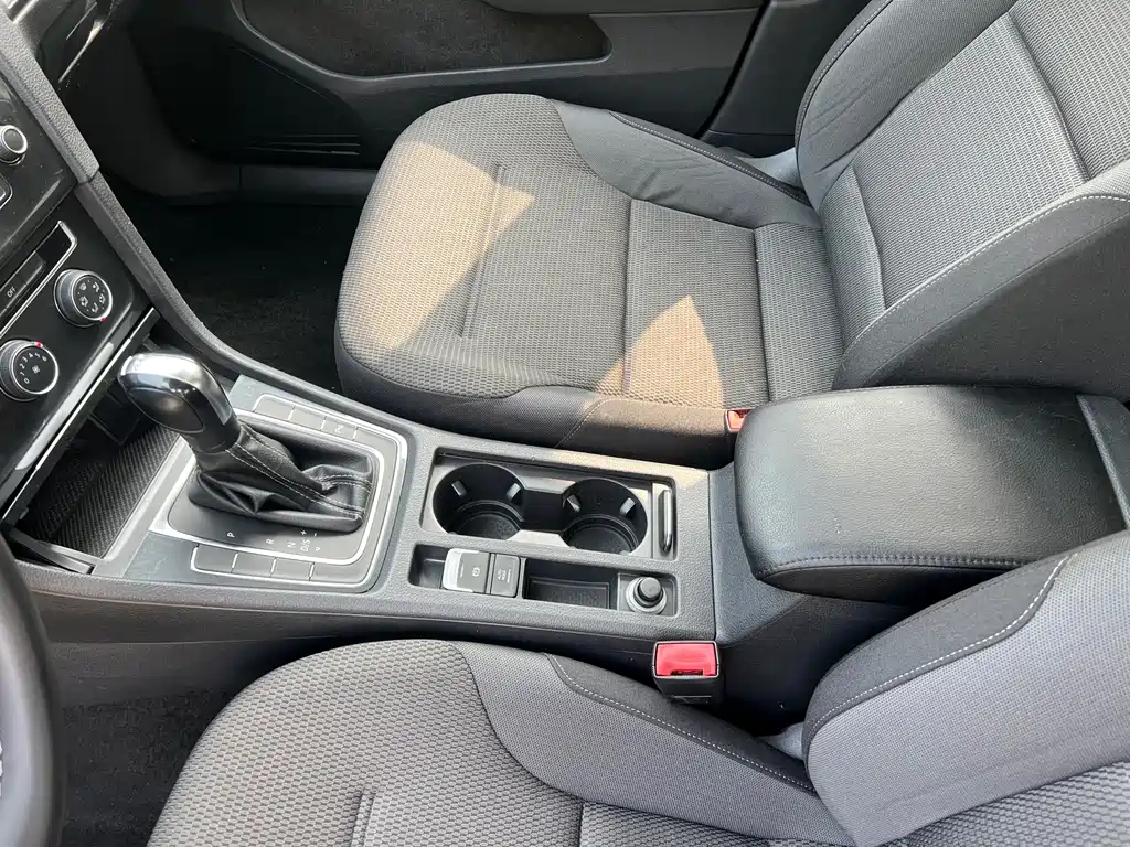 Volkswagen Golf — миниатюра 13