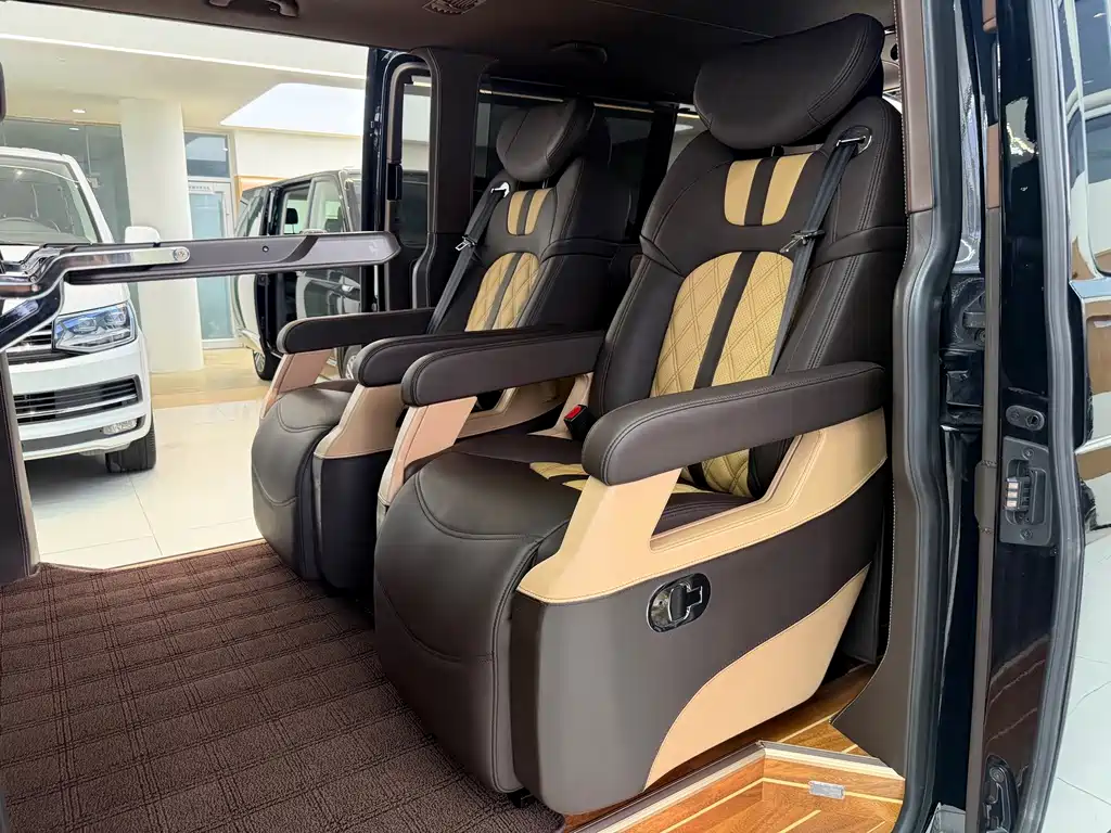 Volkswagen Caravelle — миниатюра 17