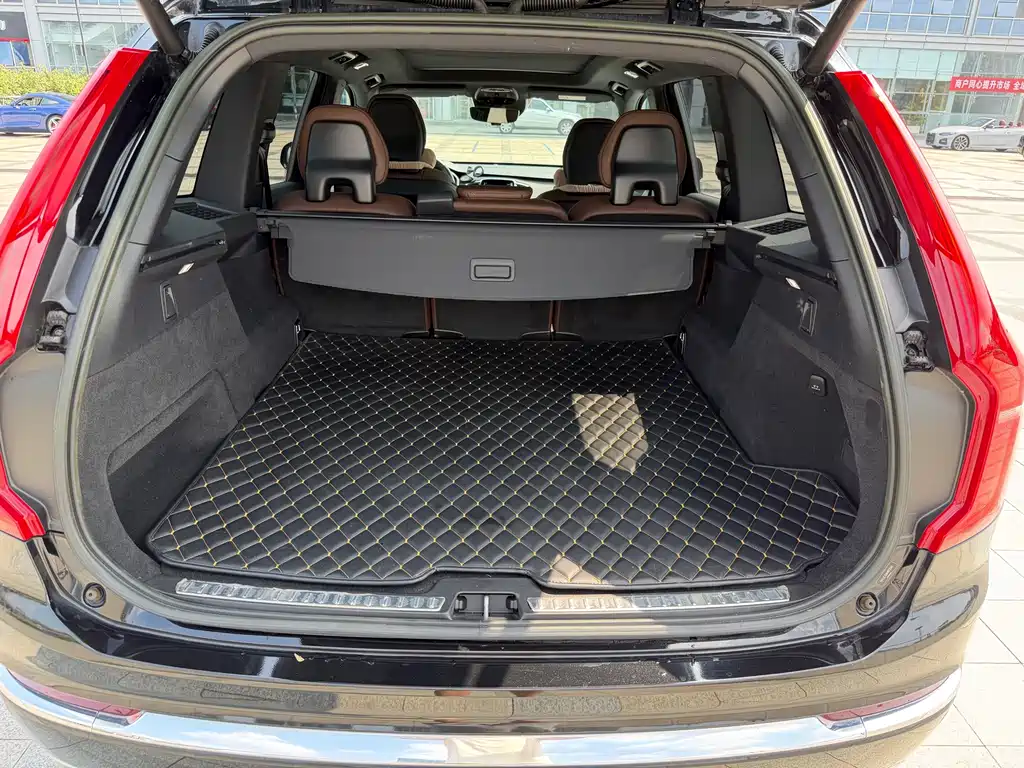 Volvo XC90 — миниатюра 10