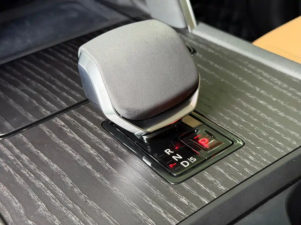 Land Rover Discovery Sport — миниатюра 10