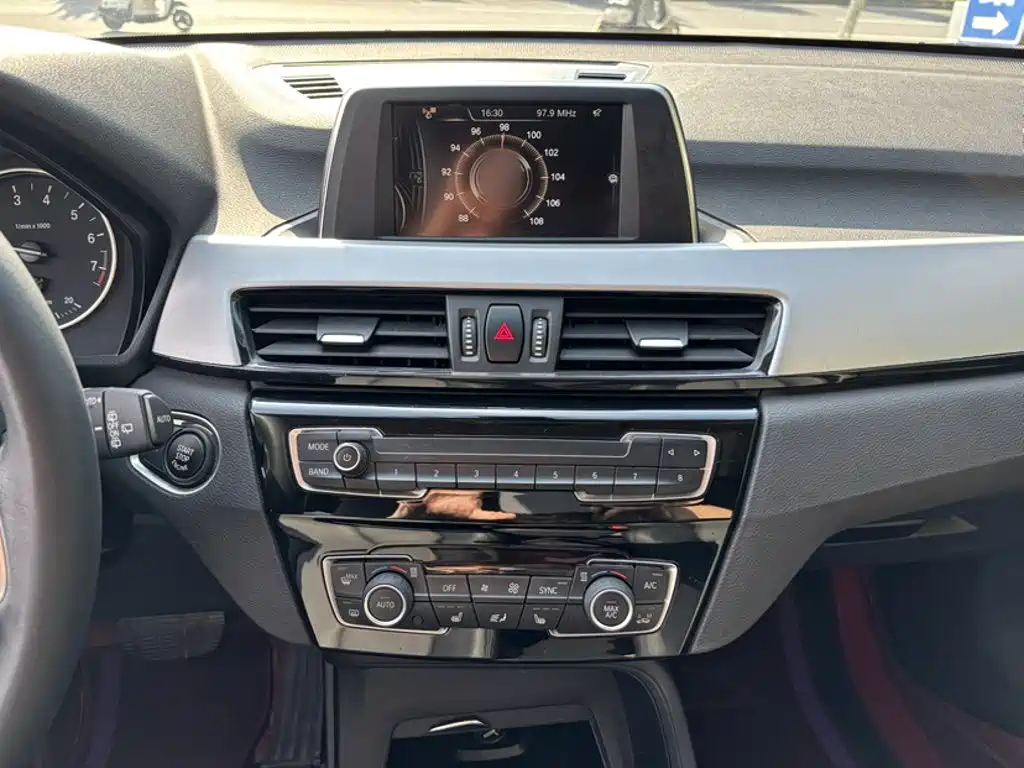 BMW X1 2016 sDrive18Li Premium