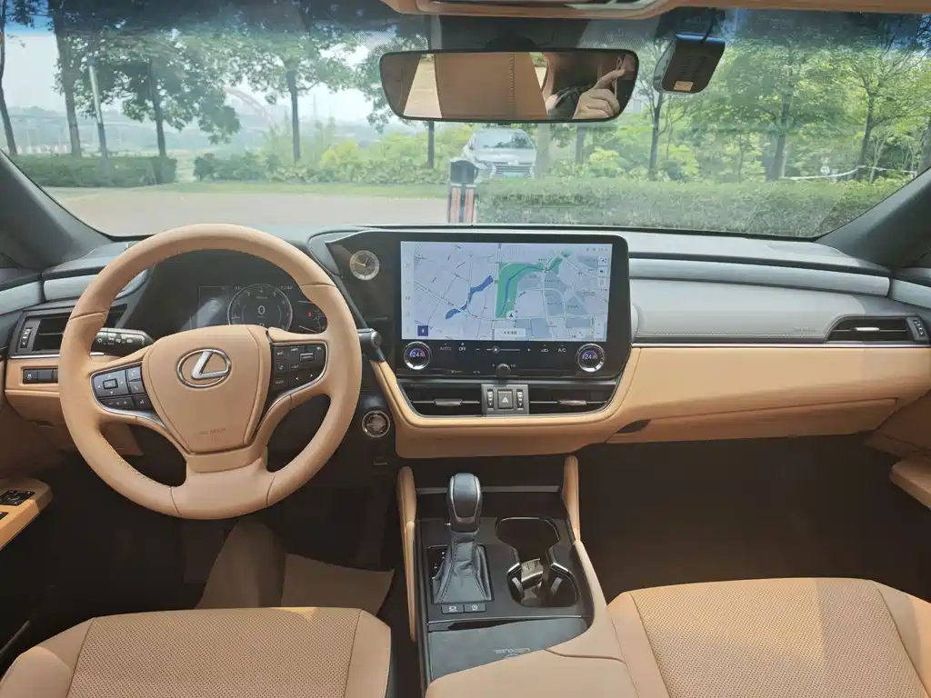 Lexus ES — миниатюра 12