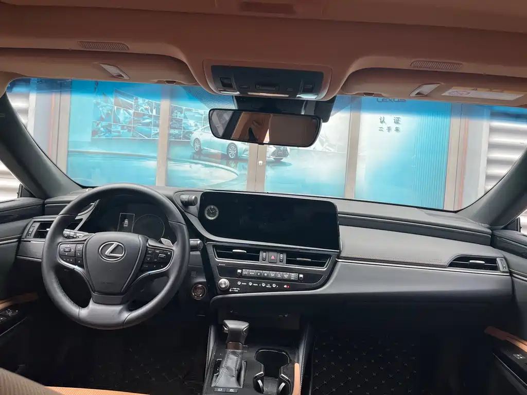 Lexus ES — миниатюра 11