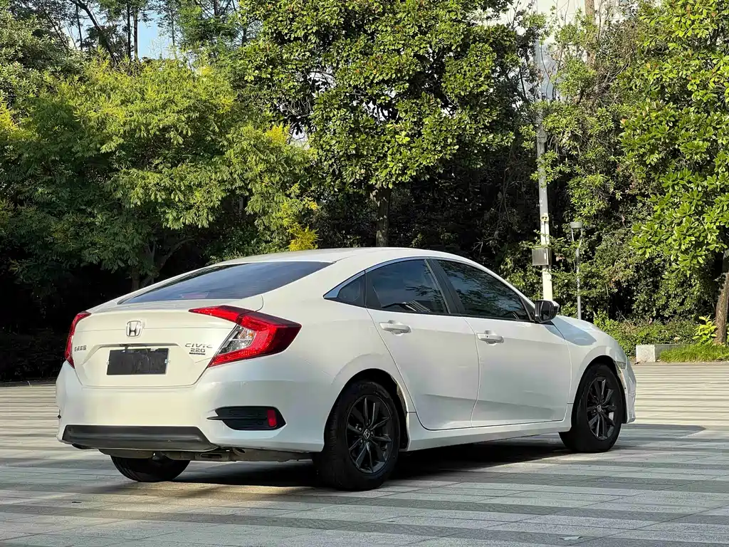 Honda Civic — миниатюра 5