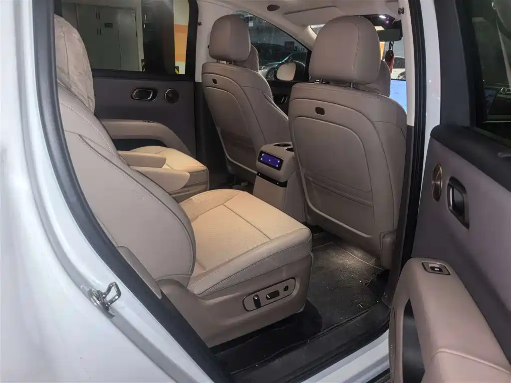 Li Auto i8 2025 Standard