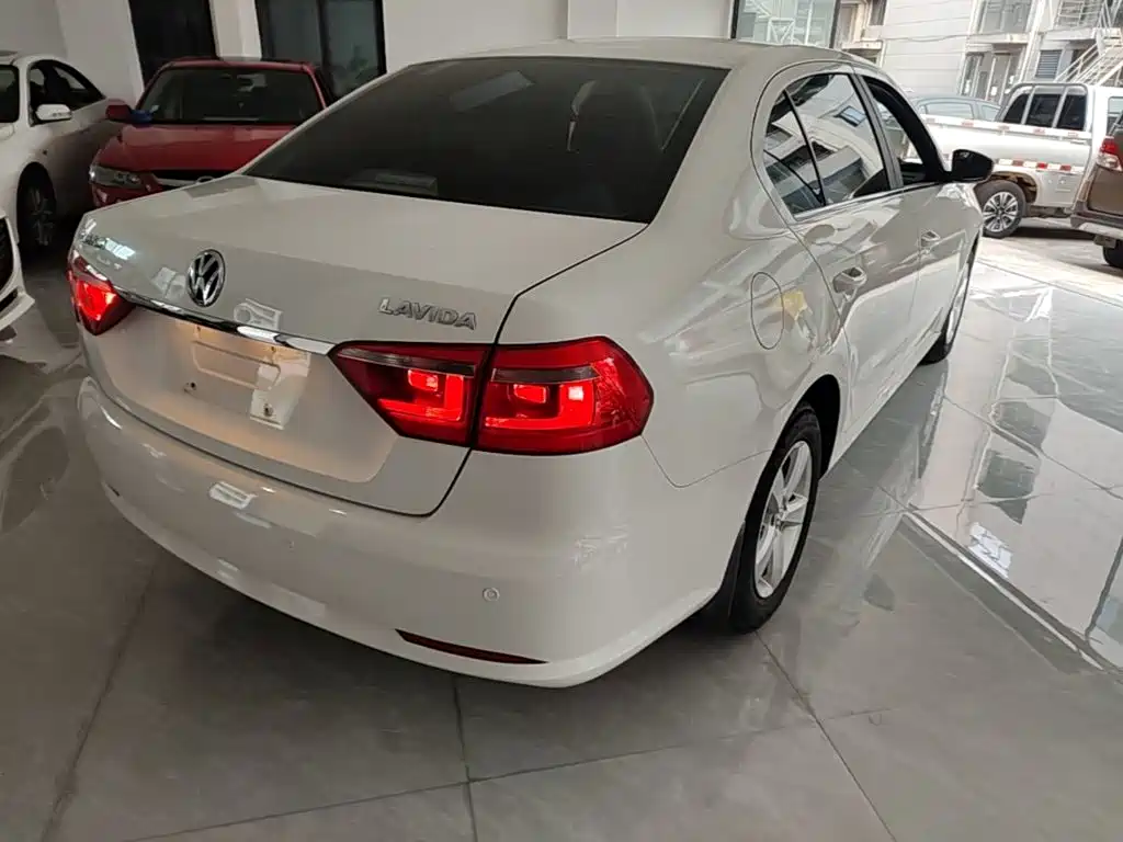 Volkswagen Lavida — миниатюра 8