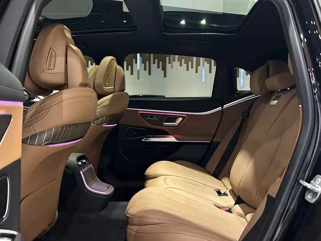 Mercedes-Benz E-Class — миниатюра 19