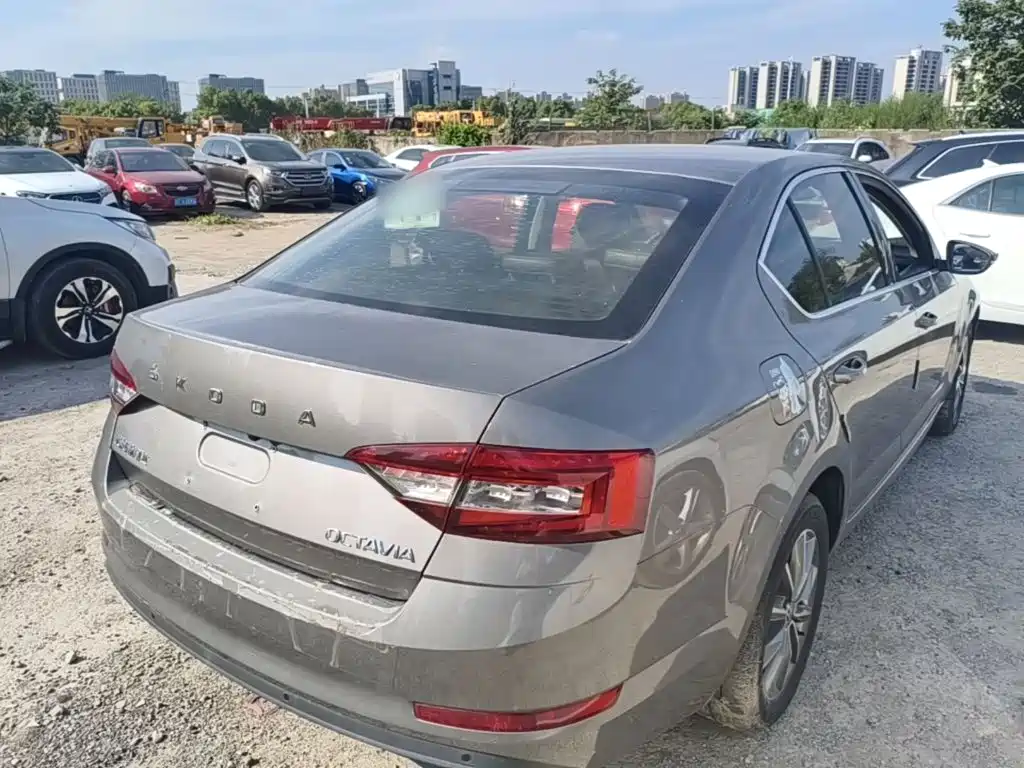 Skoda Octavia — миниатюра 7