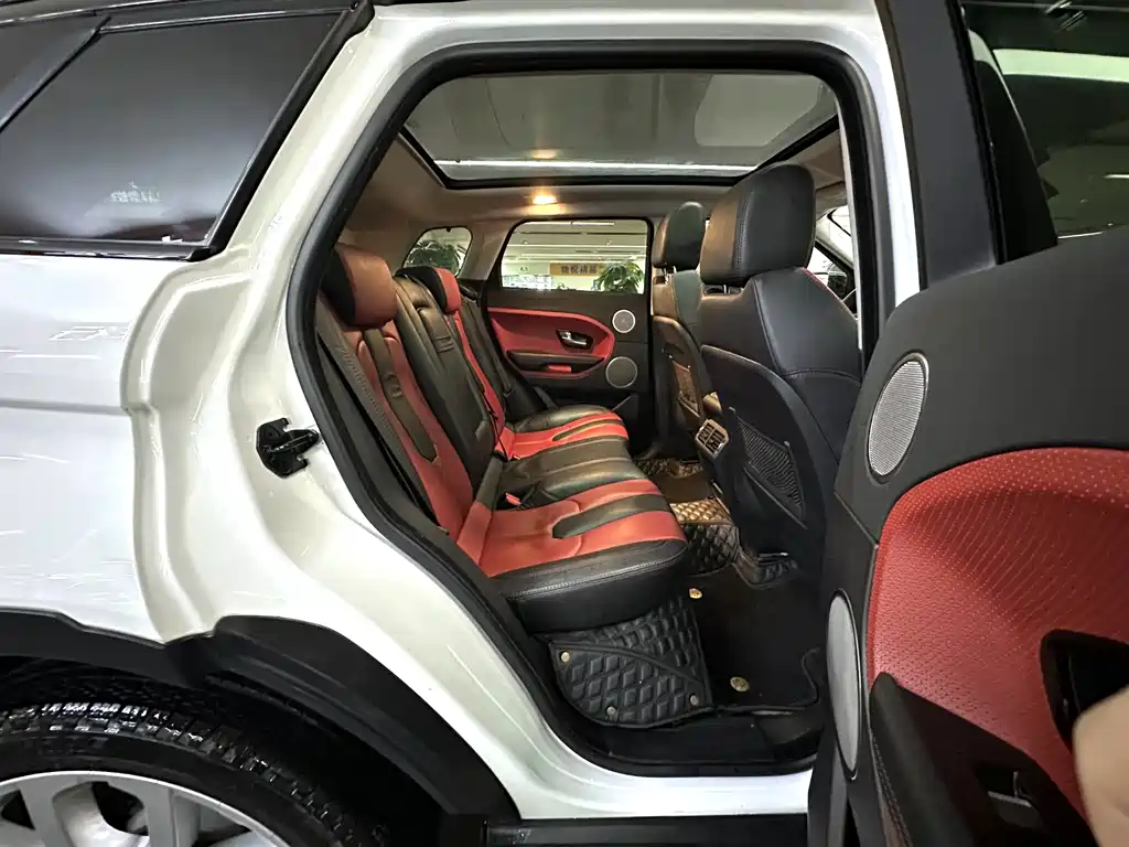 Land Rover Evoque (Import) — миниатюра 24